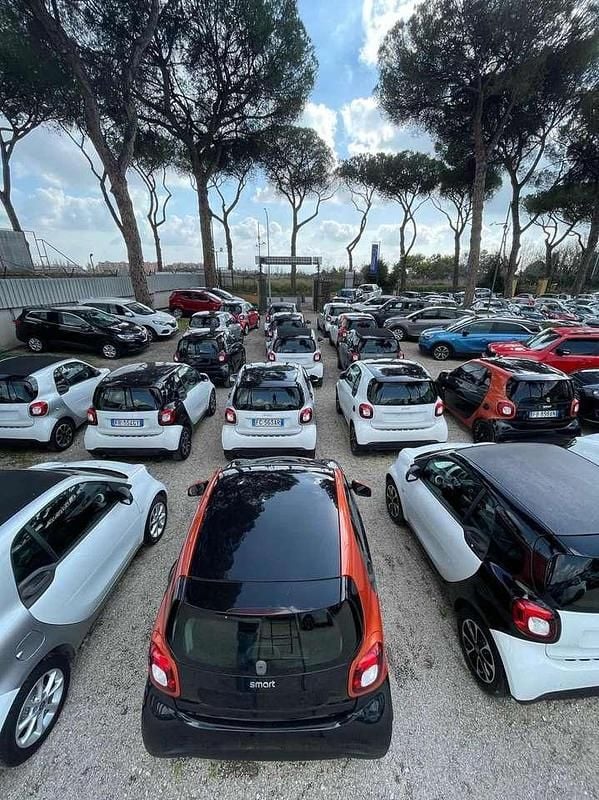 Usata Smart ForTwo Coupé 71 CV (52 kW) 2019 Nero Utilitaria