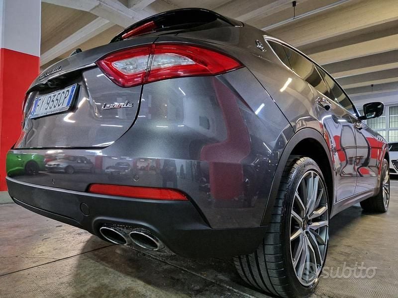 Usata Maserati Levante 275 CV (202 kW) 2019 Grigio SUV