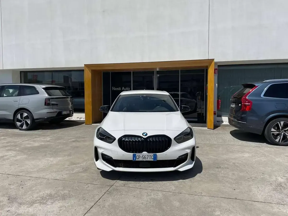 Usata BMW 118 M Sport 150 CV (110 kW) 2023 Alpine white Utilitaria