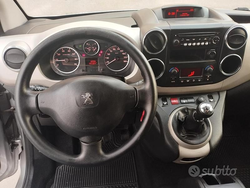 Usata Peugeot Partner Tepee Outdoor 115 CV (84 kW) 2015 Grigio Monovolume