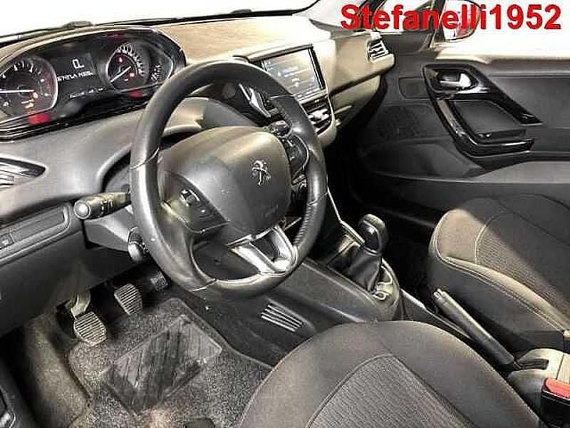 Usata Peugeot 208 Active 102 CV (75 kW) 2019 Grigio selenite Utilitaria