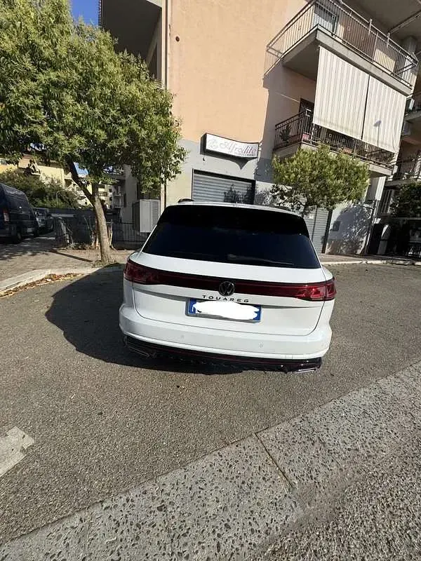 Usata VW Touareg R-line 231 CV (169 kW) 2024 SUV