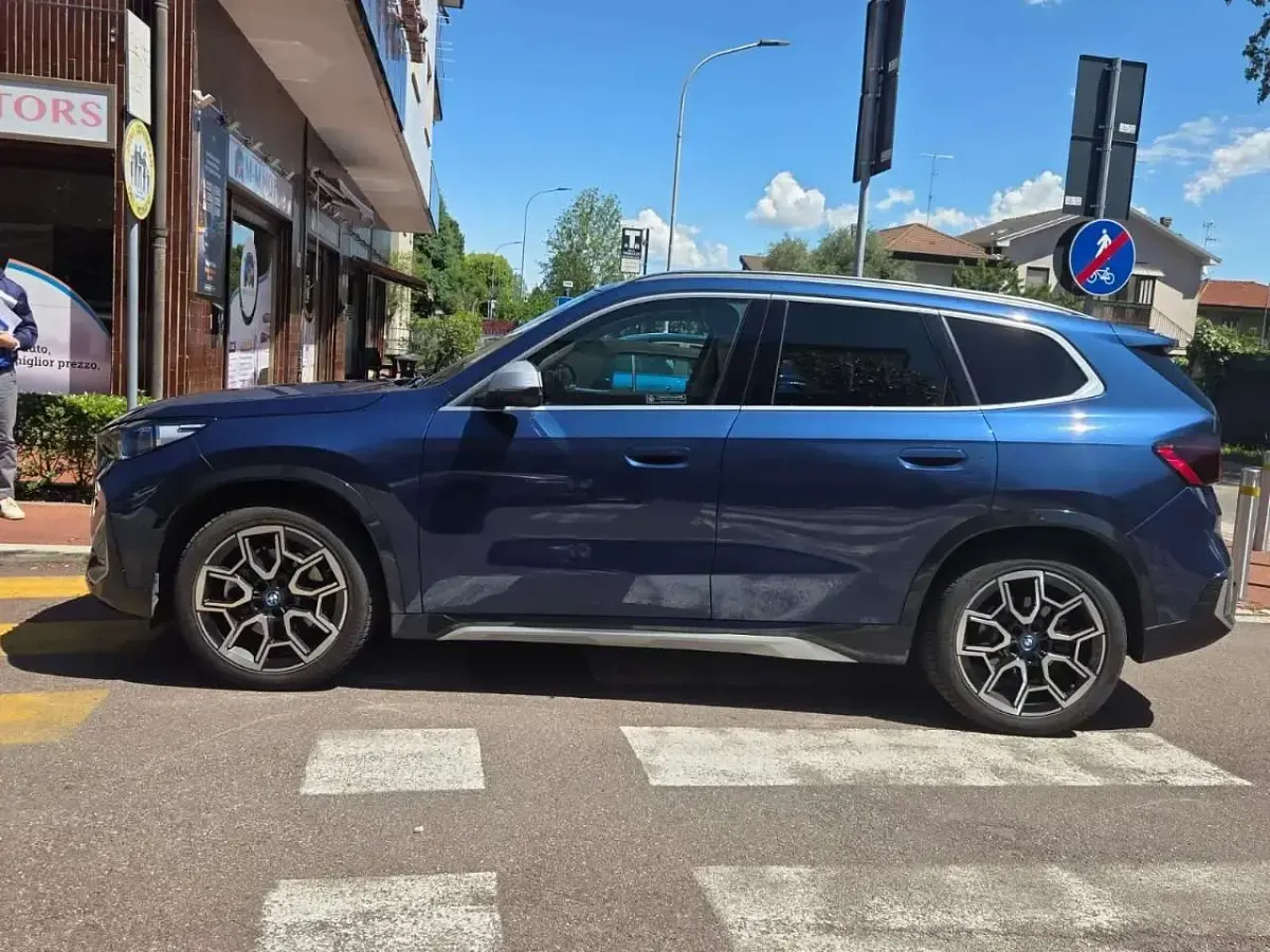 Usata BMW iX1 xLine 94 kW (128 CV) 2023 Blu/azzurro SUV