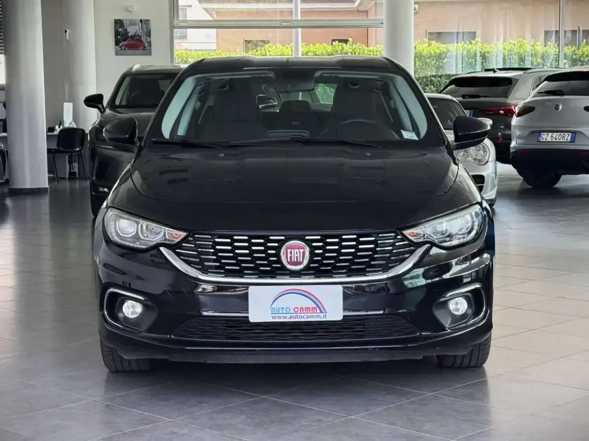 Usata Fiat Tipo Lounge 120 CV (88 kW) 2017 Nero Berlina