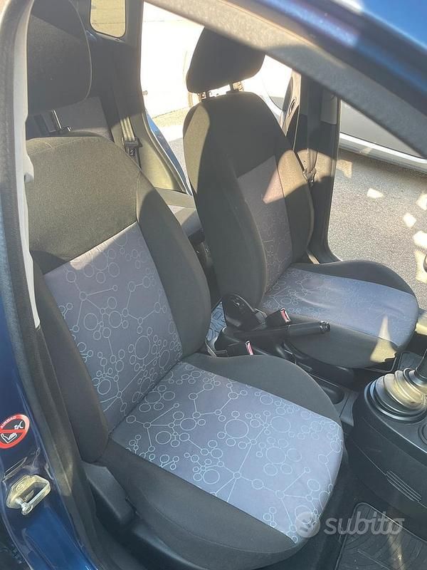 Usata Ford Fiesta 96 CV (70 kW) 2008 Blu Utilitaria