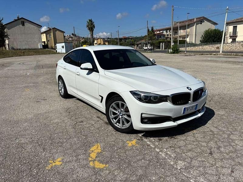 Usata BMW 320 Gran Turismo Sport Line 190 CV (139 kW) 2017 Bianco Berlina