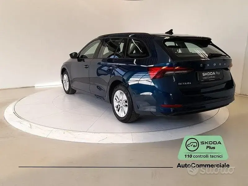 Usata Skoda Octavia Executive 150 CV (110 kW) 2023 Blu Station wagon