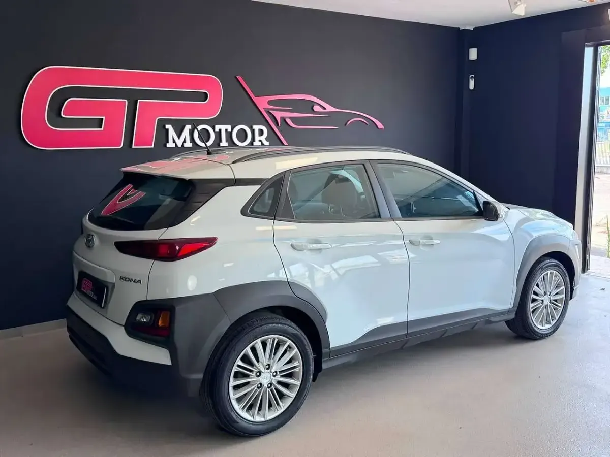 Usata Hyundai Kona Xpossible 120 CV (88 kW) 2017 Bianco SUV