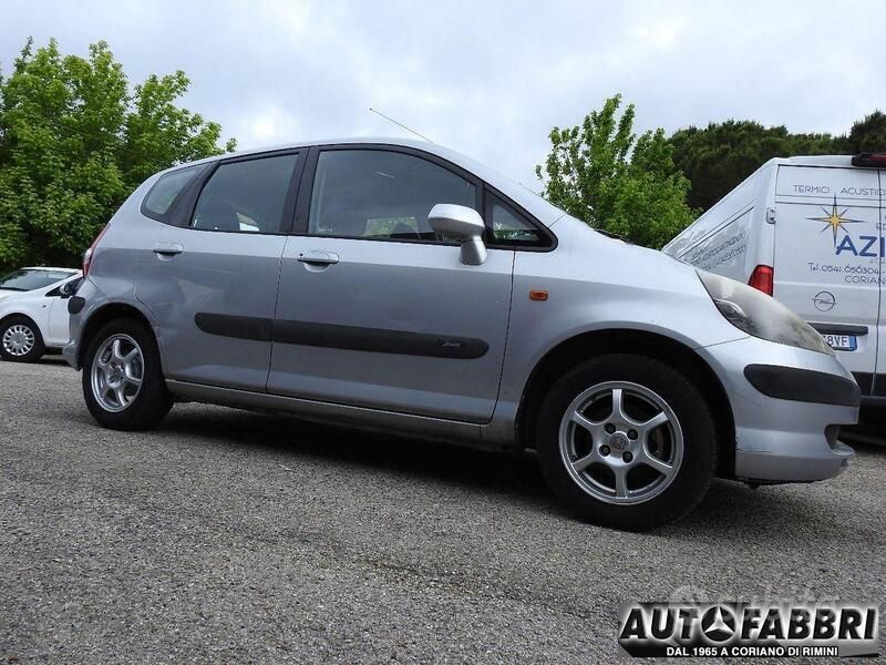Usata Honda Jazz 78 CV (57 kW) 2002 Grigio(met.) Utilitaria
