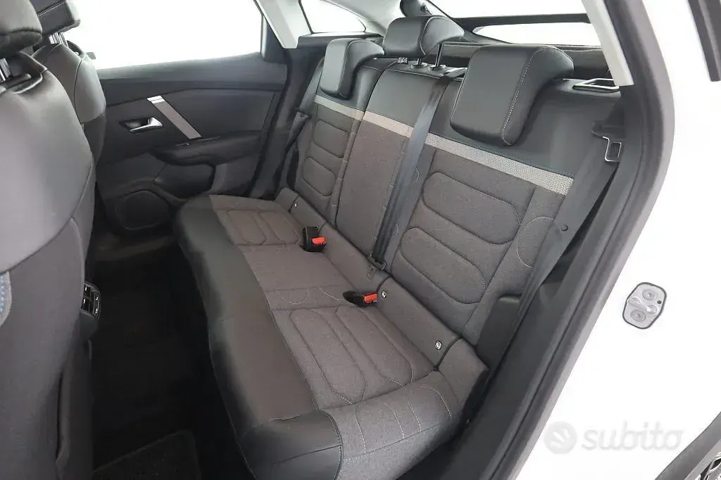 Usata Citroën C4 Feel 131 CV (96 kW) 2023 Pearl white SUV