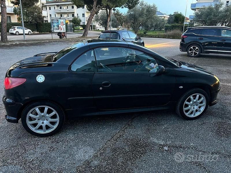 Usata Peugeot 206 CC 2004 Nero Cabrio