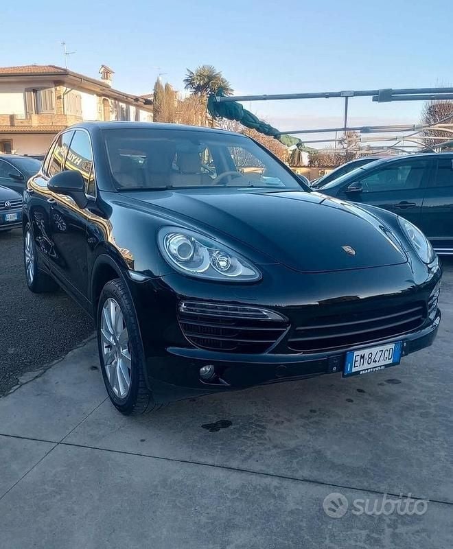 Usata Porsche Cayenne 245 CV (180 kW) 2012 Nero SUV