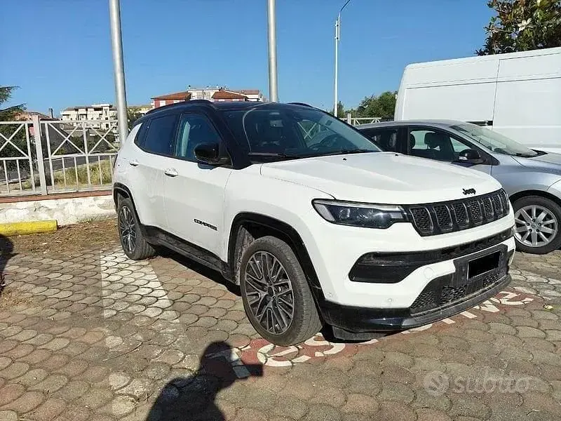Usata Jeep Compass Altitude 131 CV (96 kW) 2025 Bianco SUV