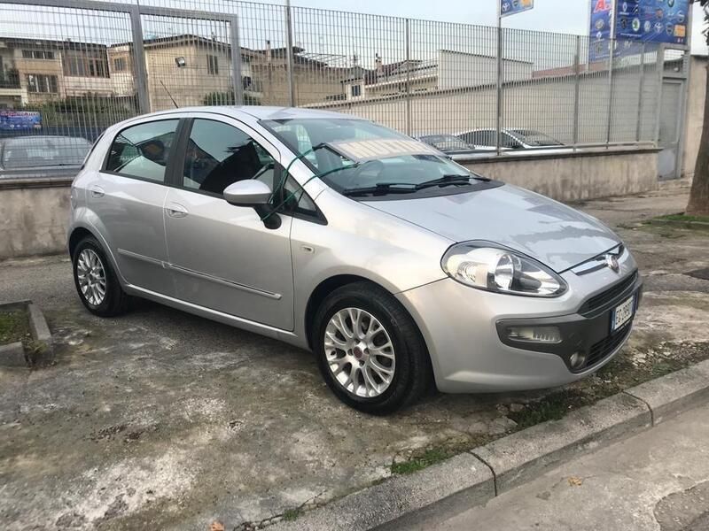 Usata Fiat Punto Evo Dynamic 75 CV (55 kW) 2011 Grigio Utilitaria