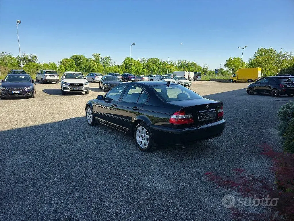 Usata BMW 320 Efficient Dynamics 150 CV (110 kW) 2004 Nero Berlina