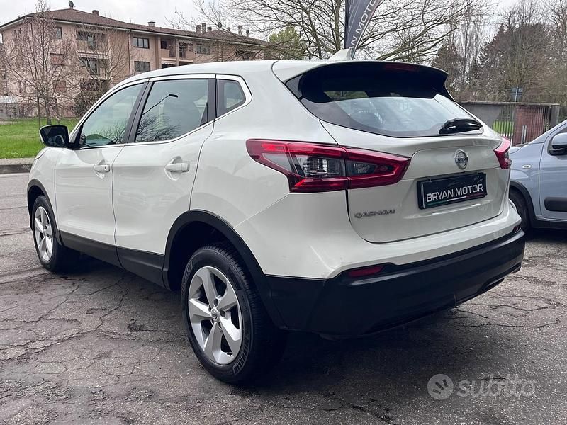 Usata Nissan Qashqai Acenta 116 CV (85 kW) 2020 Bianco SUV