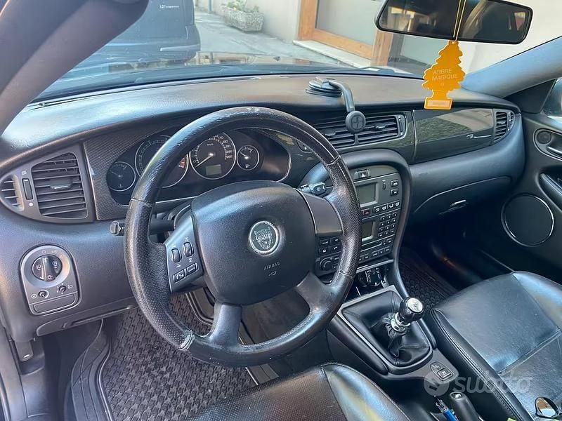 Usata Jaguar X-type 130 CV (95 kW) 2005 Nero Station wagon