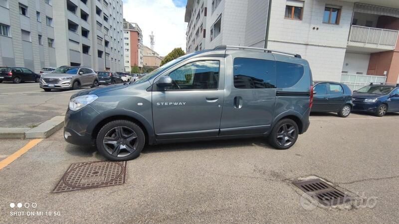 Grigio Usata 2017 Dacia Dokker Monovolume | 14.900 € - Immagine 1/4