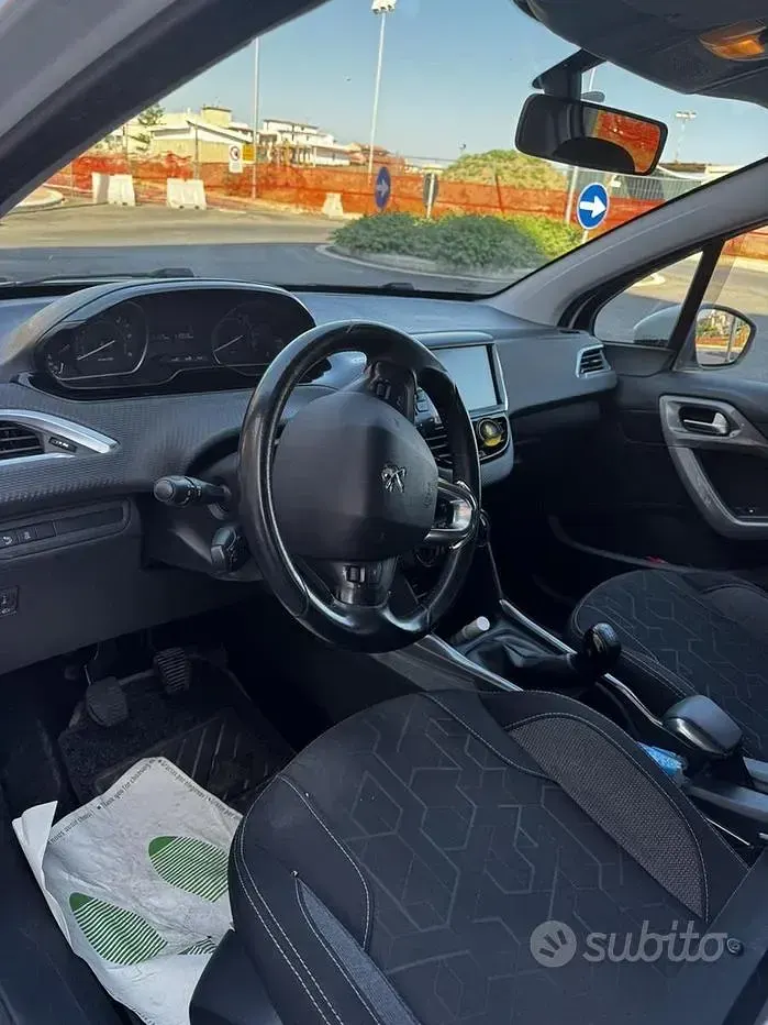 Usata Peugeot 2008 99 CV (72 kW) 2016 Bianco SUV