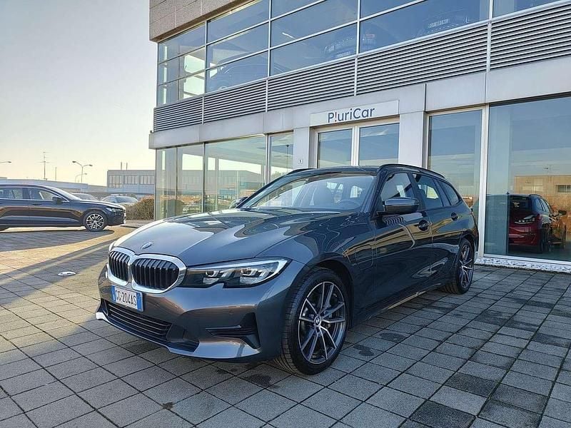 Grigio Usata 2021 BMW 330e Station wagon | 27.700 € (Ottimo prezzo) - Immagine 1/4