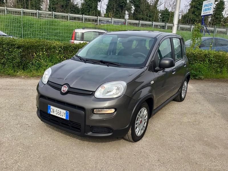 Usata Fiat Panda Cross Cross 70 CV (51 kW) 2023 Grigio Utilitaria