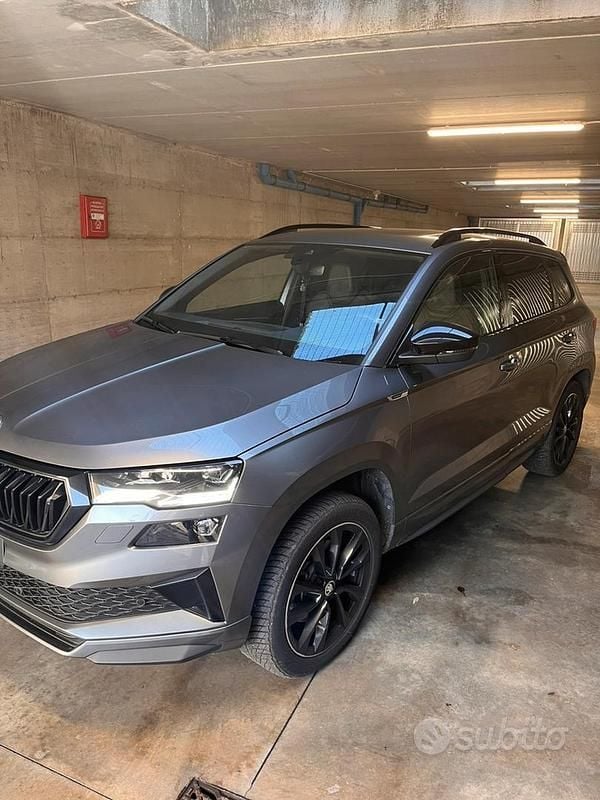 Usata Skoda Karoq 190 CV (139 kW) 2023 Grigio SUV