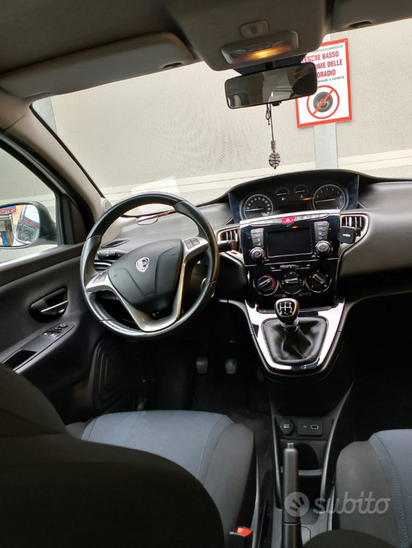 Usato 2019 Lancia Ypsilon 1.2 Benzin 69 CV (11.000 €)