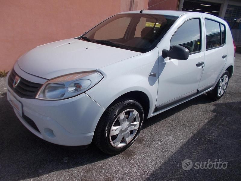 Usata Dacia Sandero 75 CV (55 kW) 2012 Bianco Berlina