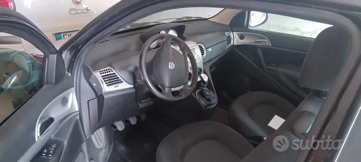Usata Lancia Ypsilon 69 CV (50 kW) 2011 Utilitaria
