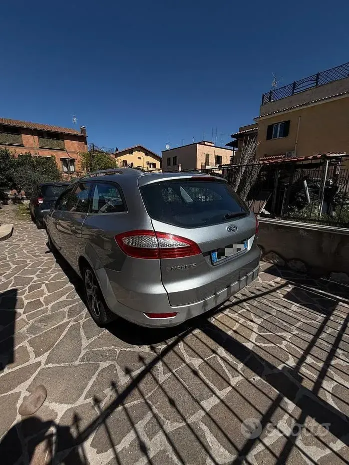 Usata Ford Mondeo 140 CV (102 kW) 2010 Grigio Station wagon