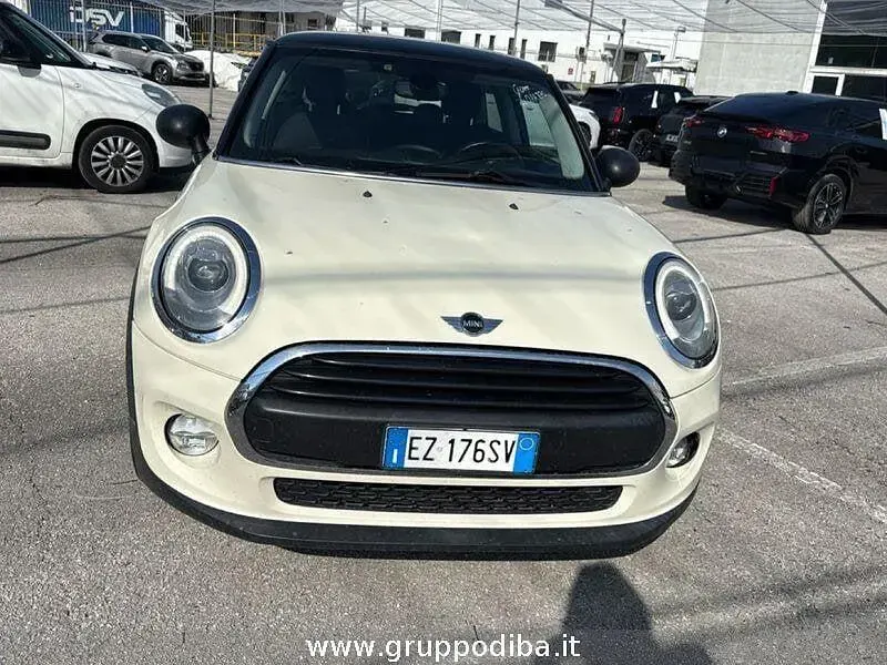 Usata Mini ONE 74 CV (54 kW) 2015 Argento Utilitaria