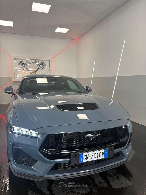 Usata Ford Mustang 446 CV (328 kW) 2024 Blu Coupé