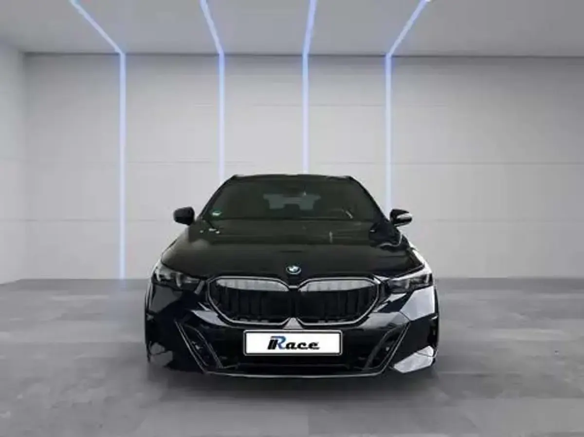 Usata BMW 520 M Sport 197 CV (144 kW) 2025 Nero Station wagon