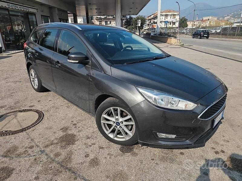 Usata Ford Focus S 120 CV (88 kW) 2016 Grigio Station wagon