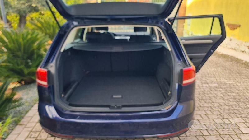 Usata VW Passat 120 CV (88 kW) 2018 Blu Station wagon