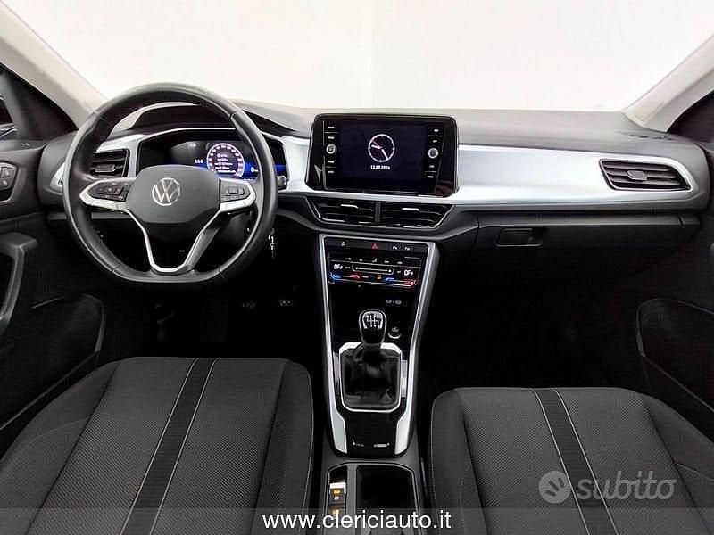 Begagnad VW T-Roc Life 116 HK (85 kW) 2023 Blå SUV