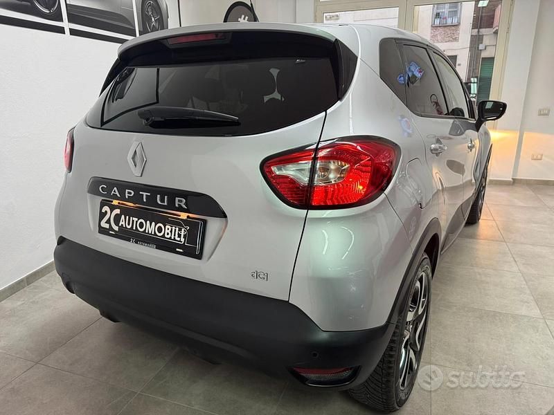 Usata Renault Captur 90 CV (66 kW) 2017 Grigio SUV