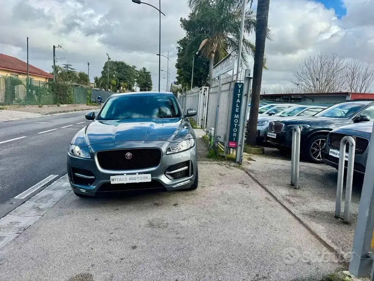 Usata Jaguar F-Pace R-Sport 180 CV (132 kW) 2016 Grigio SUV