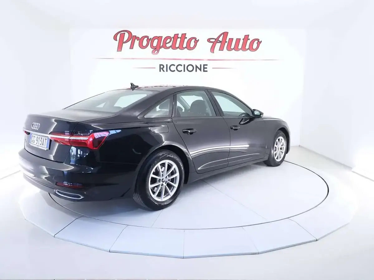 Usata Audi A6 Business 163 CV (119 kW) 2021 Nero mythos metallizzato Berlina