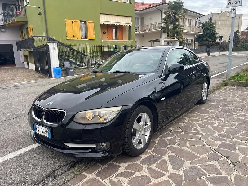 Usata BMW 320 2011 Nero Coupé