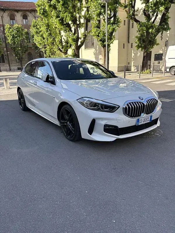 Usata BMW 118 M Sport 150 CV (110 kW) 2021 Bianco Utilitaria