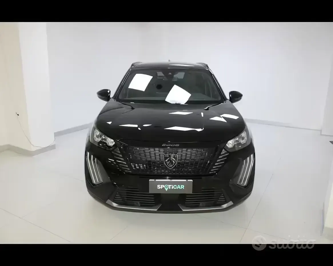 Usata Peugeot 2008 Allure 131 CV (96 kW) 2025 Nero perla SUV
