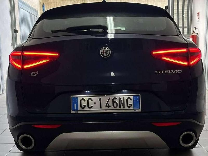 Usata Alfa Romeo Stelvio Business 190 CV (139 kW) 2020 Blu/azzurro SUV