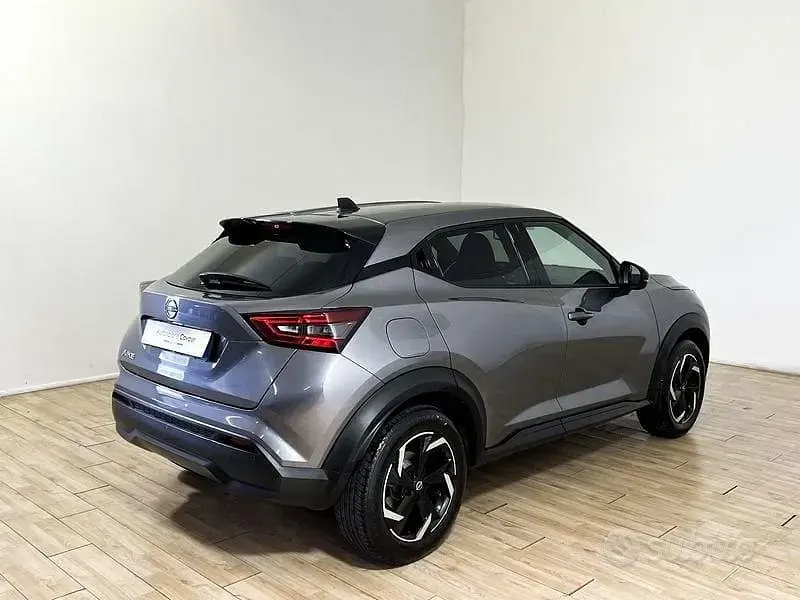 Usata Nissan Juke N-Connecta 114 CV (83 kW) 2023 Grigio SUV