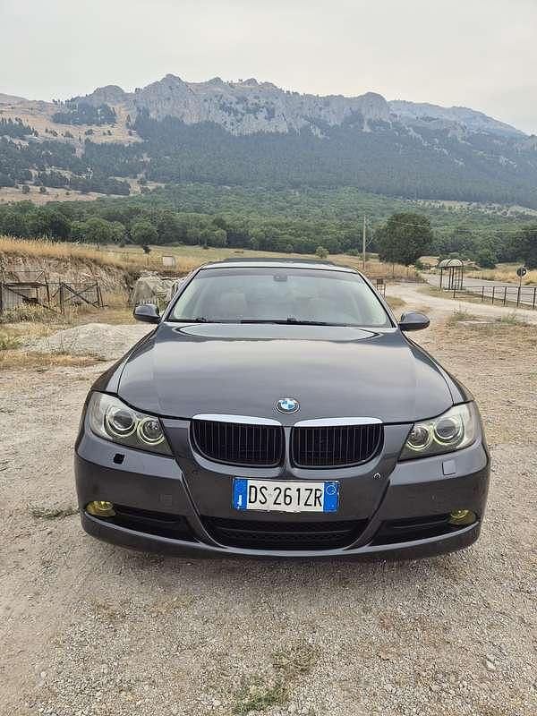 Usata 2008 BMW 330 Station wagon | 7500 € (Buon prezzo) - Immagine 1/4
