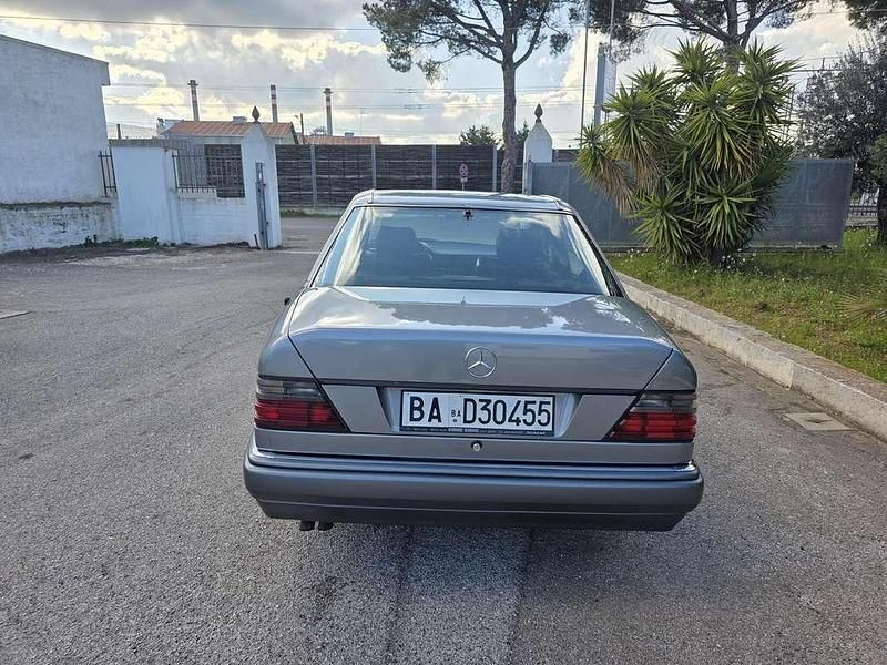 Usata Mercedes E500 326 CV (239 kW) 1992 Berlina