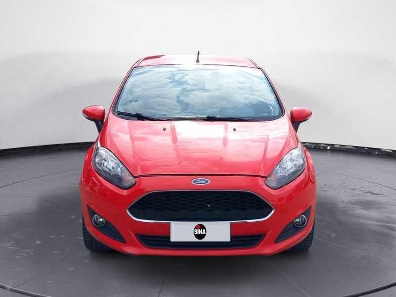 Usata Ford Fiesta 75 CV (55 kW) 2017 Rosso Utilitaria