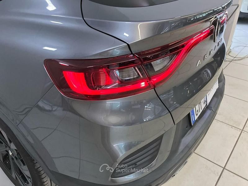Usata Renault Arkana R.S. 145 CV (106 kW) 2023 Grigio chiaro SUV