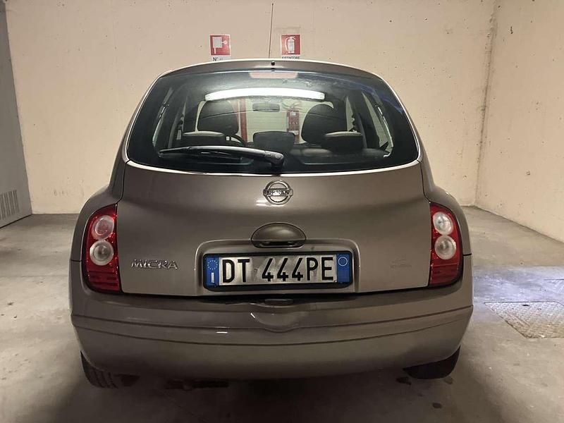 Usata Nissan Micra 80 CV (58 kW) 2009 Caffè latte Berlina