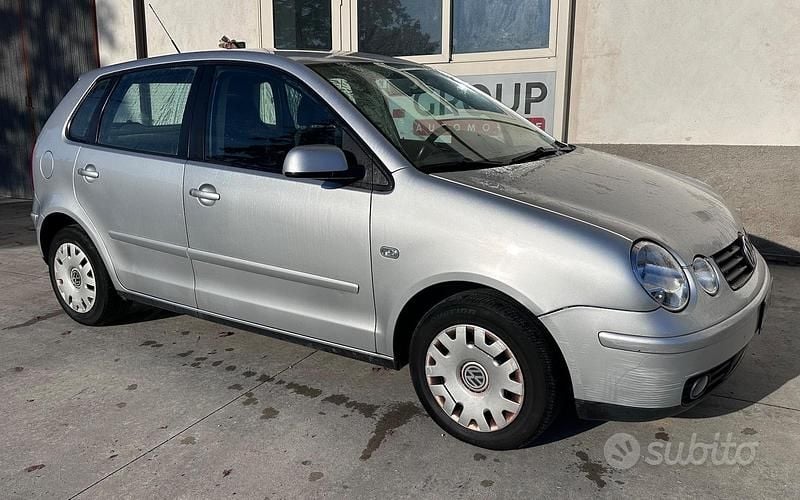 Usata VW Polo Comfortline 74 CV (54 kW) 2004 Grigio Berlina